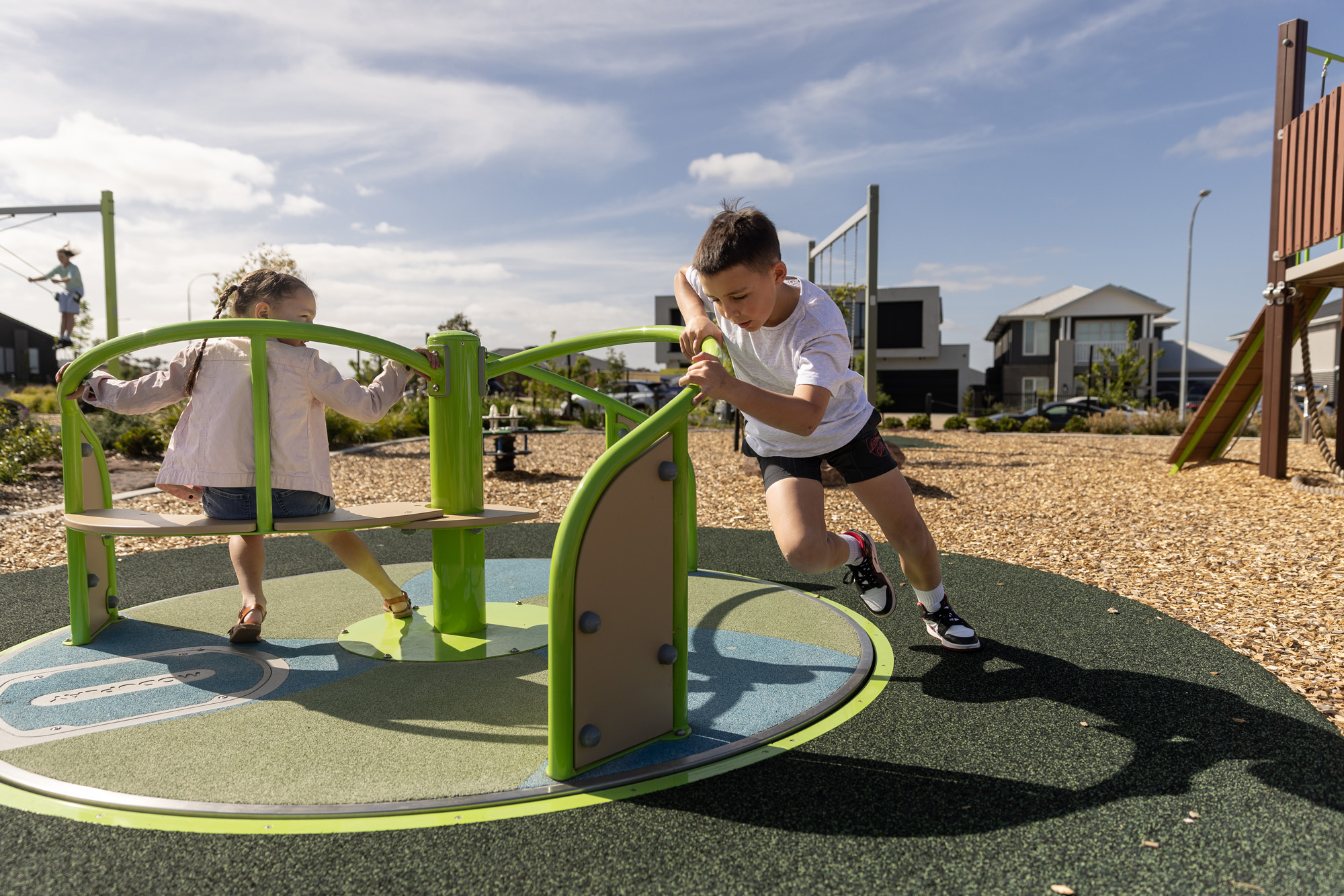 231102_RedstoneVillawood_Townsquare_1609