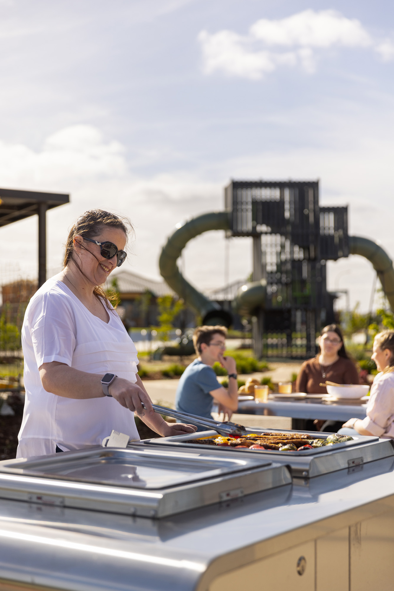 231102_RedstoneVillawood_Townsquare_1815-Edit