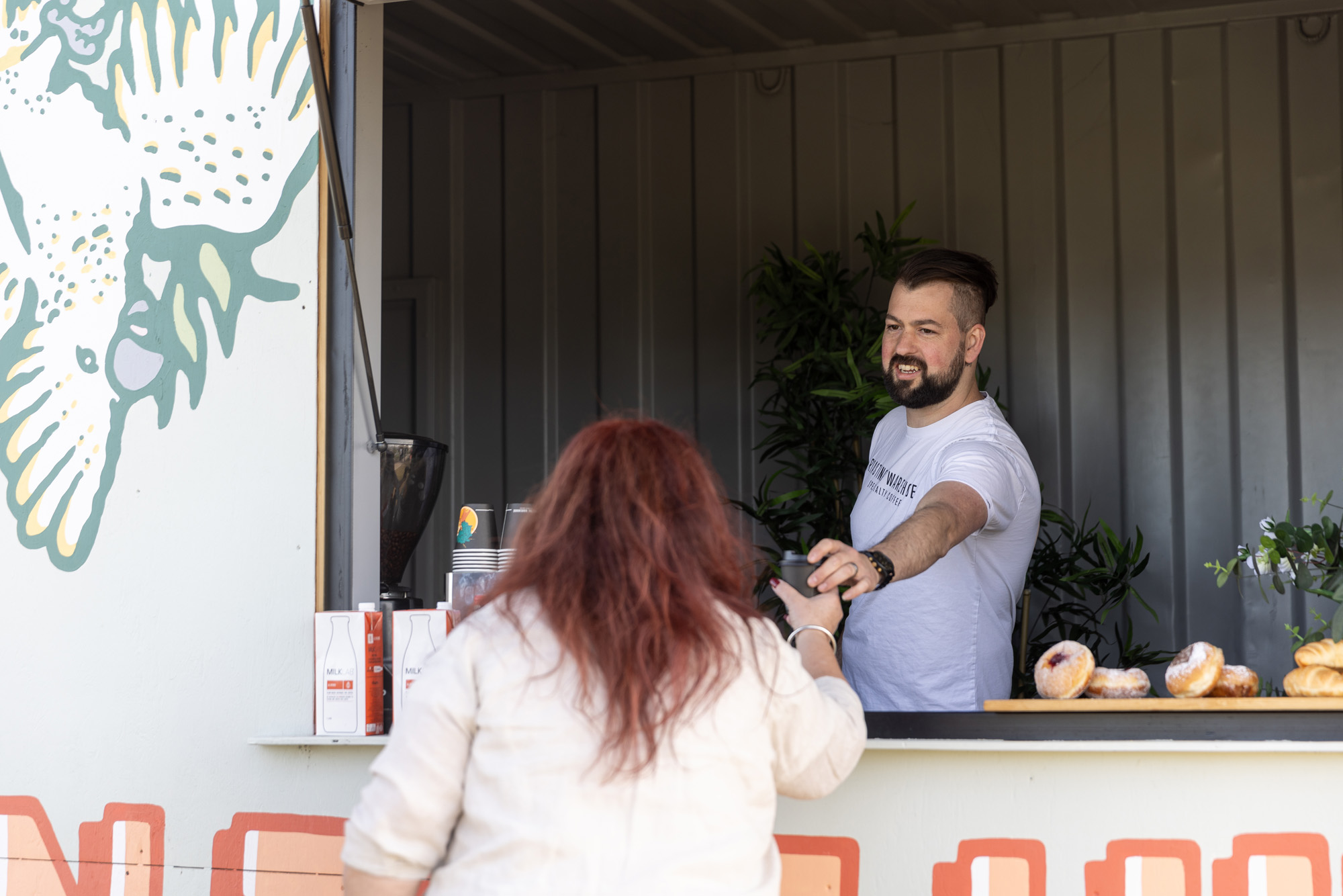 231102_RedstoneVillawood_Townsquare_1871