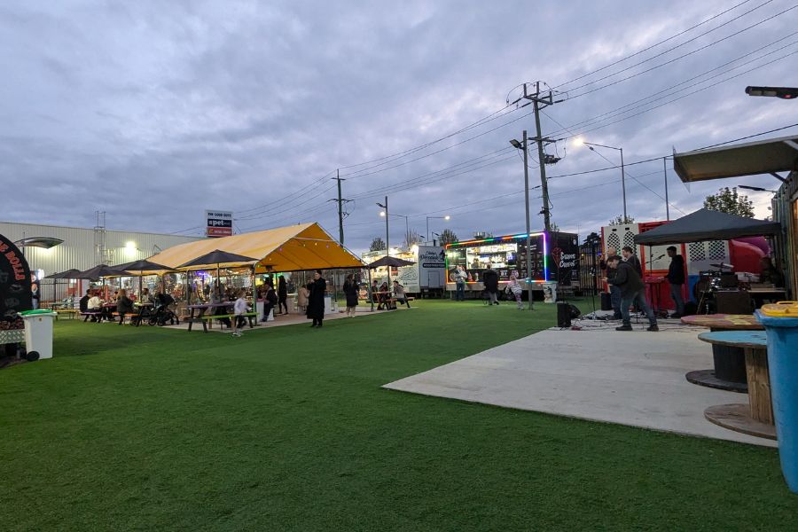 3429_EzyEats_Sunbury (2)